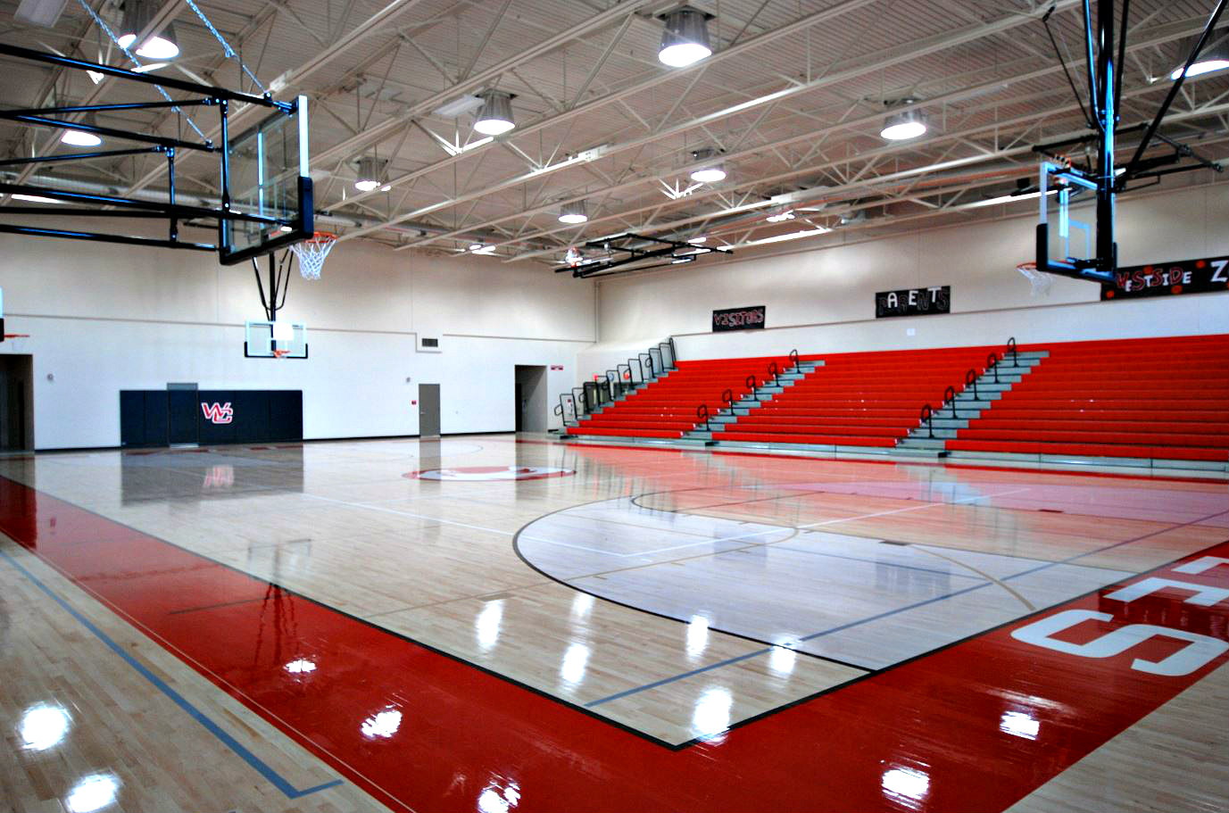 Westside Christian High School, USA with installed daylighting systems