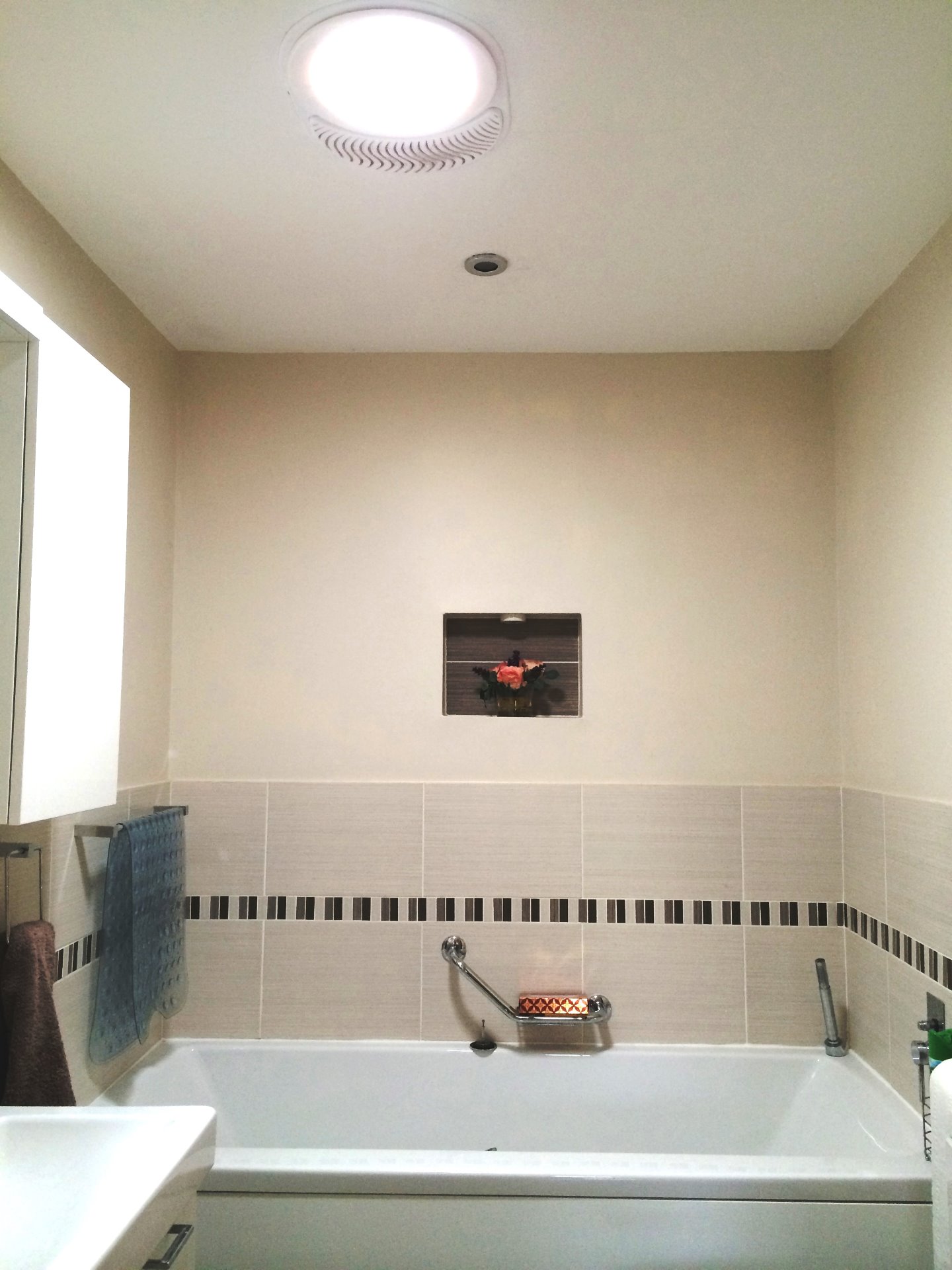Bathroom example with ventilation kit